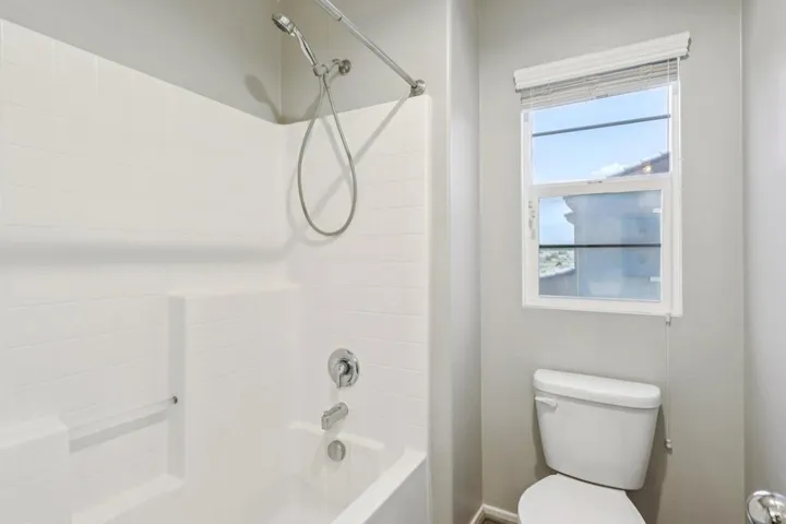 35-web-or-mls-Via De La Paz-S1208-035