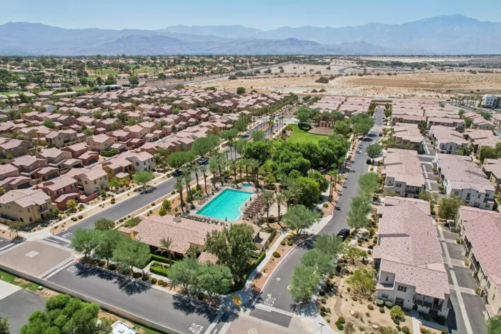 64-web-or-mls-Via De La Paz-S1208-064