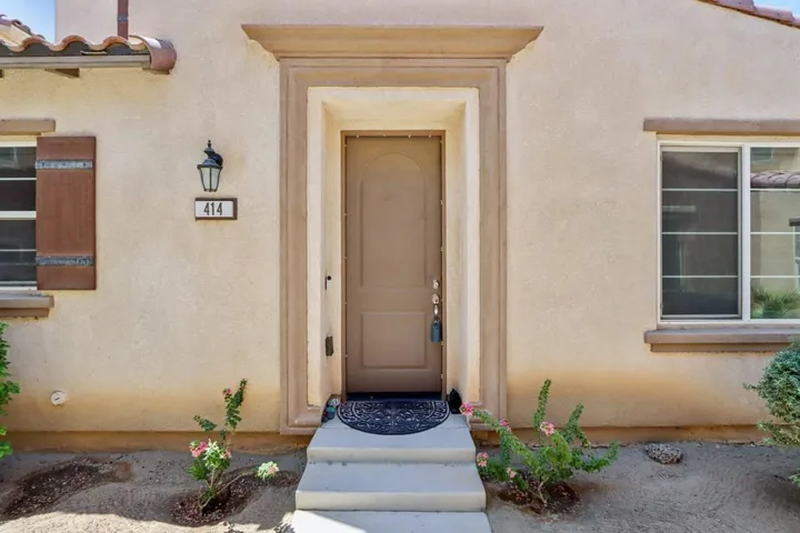 6-web-or-mls-Via De La Paz-S1208-006