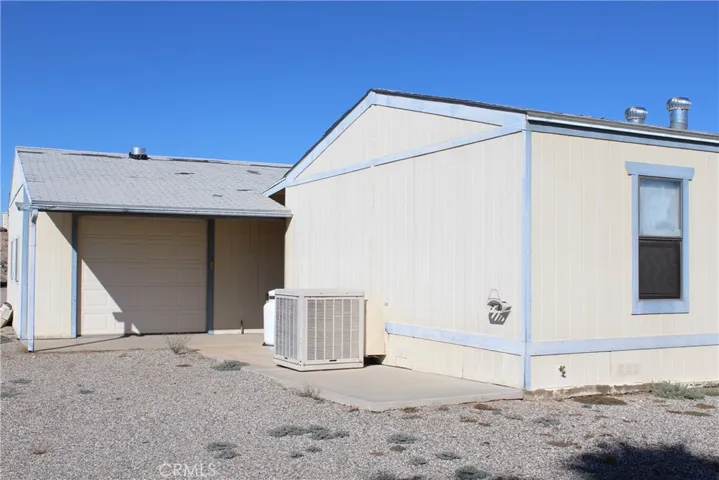 Separate entrance to rear garage