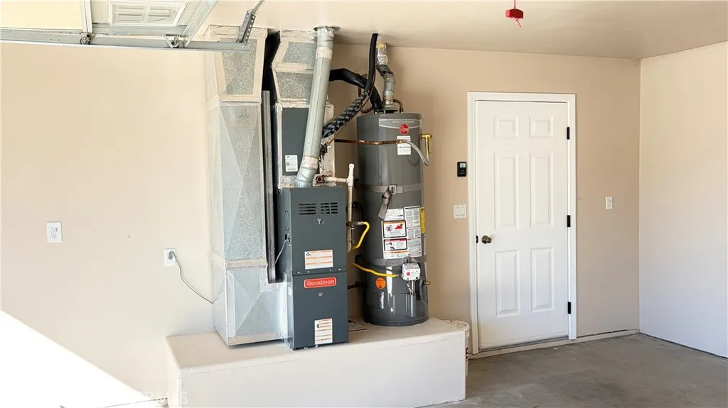 6963 Utah Trail, 29 Palms, California 92277 home-pic-27