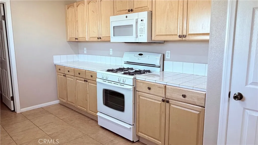 6963 Utah Trail, 29 Palms, California 92277 home-pic-7