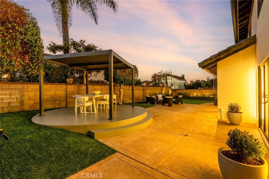 15631 Sunburst Lane, Huntington Beach, California 92647 home-pic-40