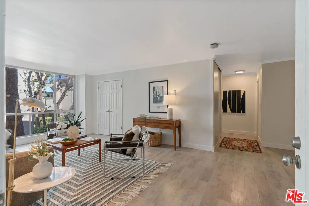 4900 Overland Avenue 243, Culver City, California 90230 home-pic-1