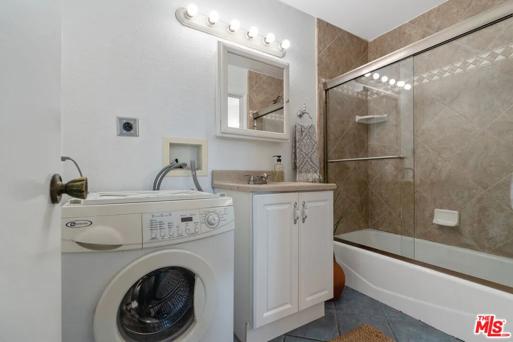 4900 Overland Avenue 243, Culver City, California 90230 home-pic-17