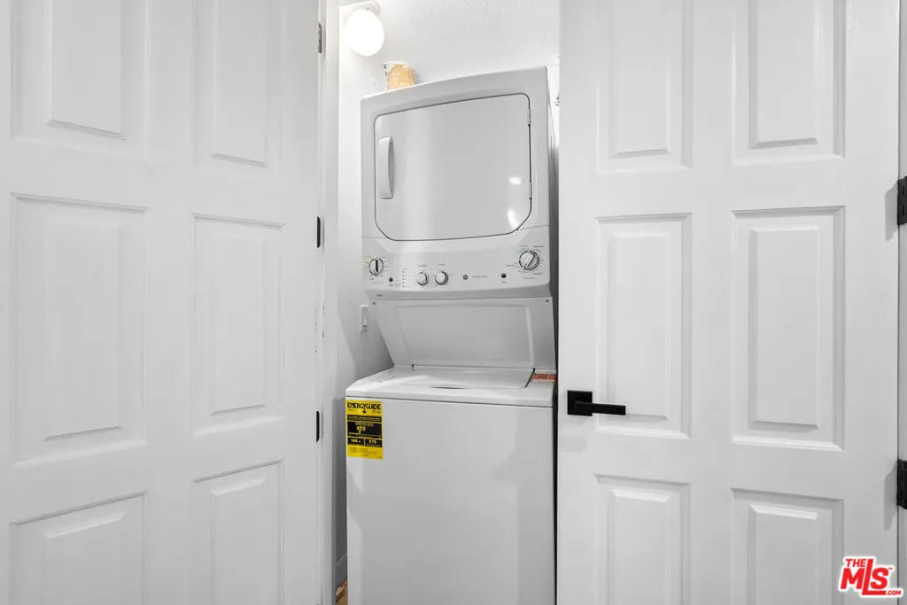 1401 S St Andrews Place 201, Los Angeles, California 90019 home-pic-25