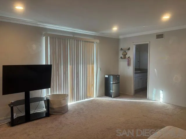 944 Maya St, Spring Valley, California 91977 home-pic-11