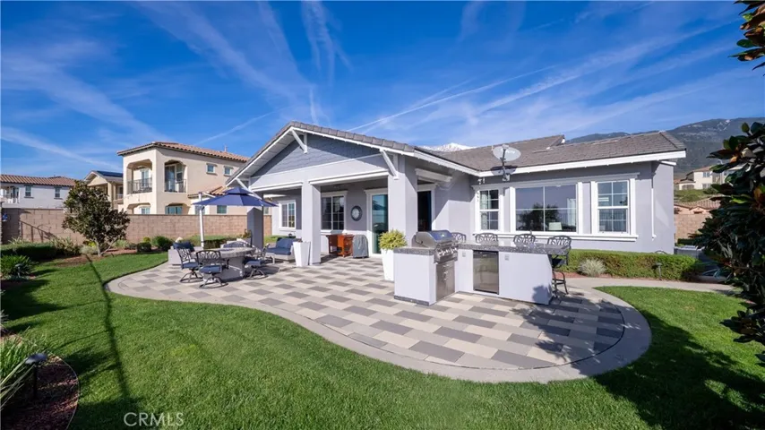 Beautifully Maintained Backyard
