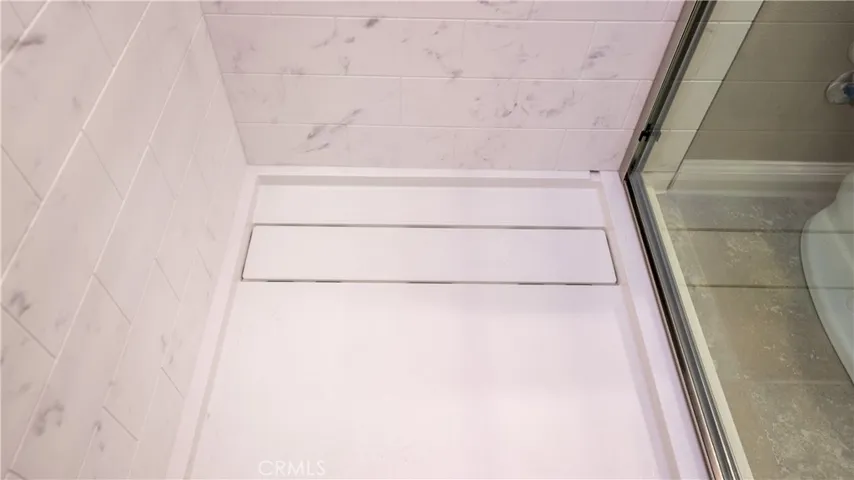 Linear Drain Showers