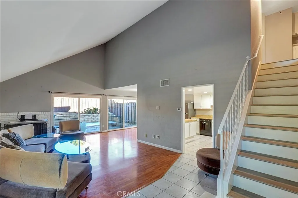 22813 Rio Clara, Valencia, California 91354 home-pic-2