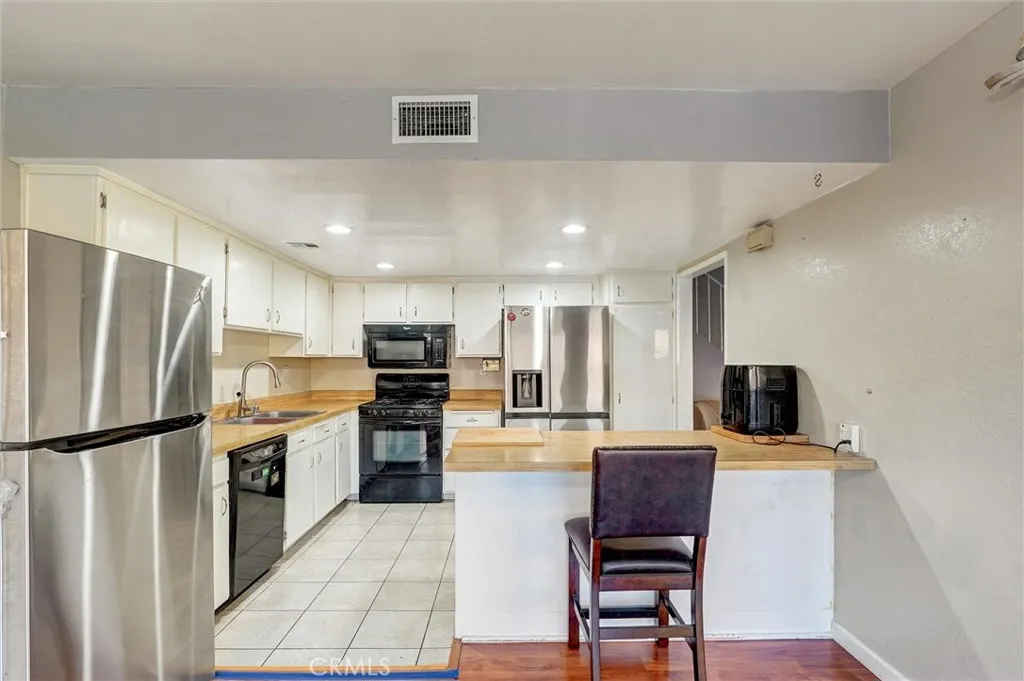 22813 Rio Clara, Valencia, California 91354 home-pic-8
