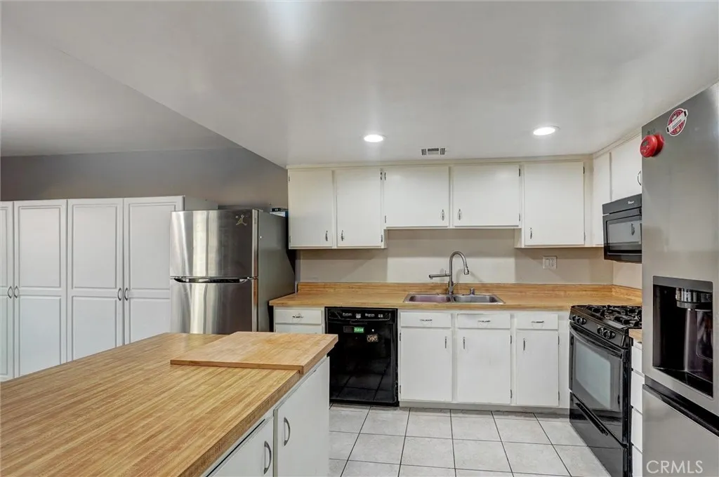 22813 Rio Clara, Valencia, California 91354 home-pic-6