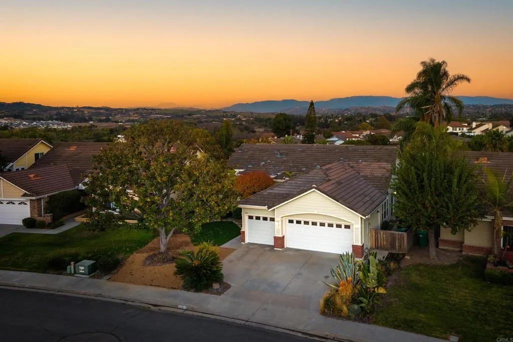 5166 Via Portola, Oceanside, California 92057 home-pic-3