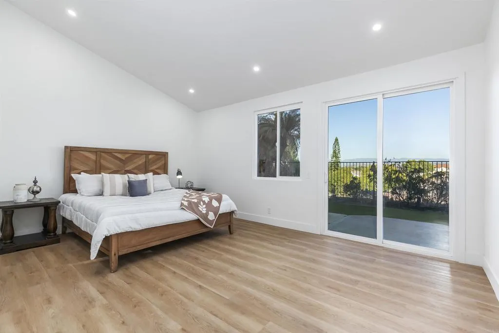 5166 Via Portola, Oceanside, California 92057 home-pic-26