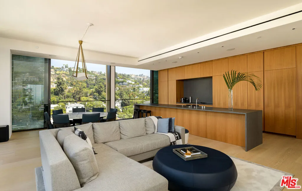 9040 Sunset Boulevard 1101, West Hollywood, California 90069 home-pic-8