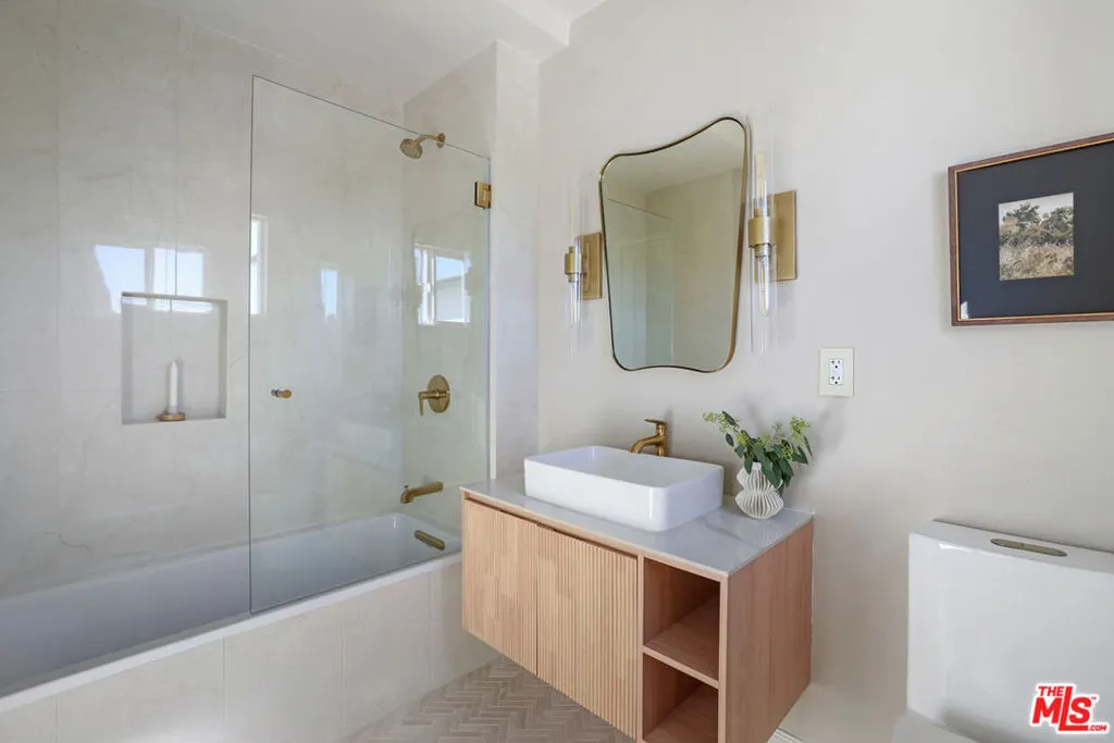 4190 York Boulevard, Los Angeles, California 90065 home-pic-9