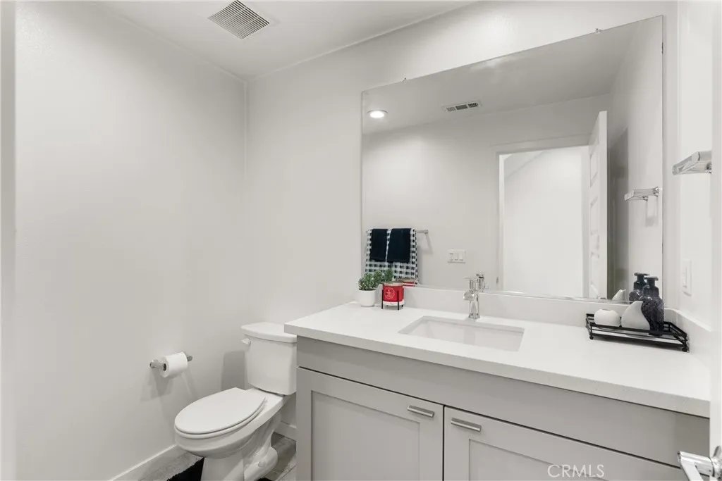 2882 N Glassell, Orange, California 92865 home-pic-8