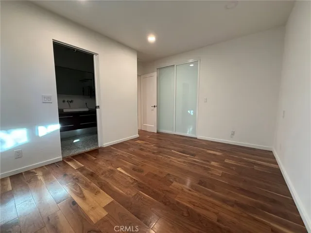 2302 Oakwood Avenue, Venice, California 90291