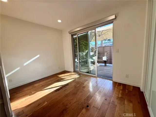 2302 Oakwood Avenue, Venice, California 90291