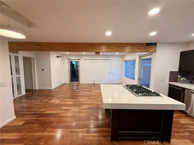 2302 Oakwood Avenue, Venice, California 90291
