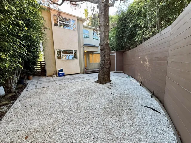 2302 Oakwood Avenue, Venice, California 90291