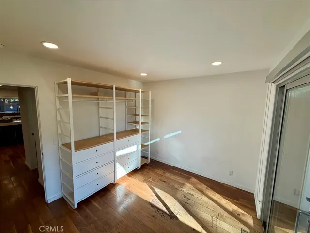 2302 Oakwood Avenue, Venice, California 90291