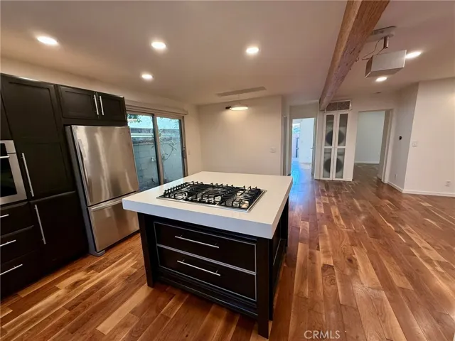 2302 Oakwood Avenue, Venice, California 90291