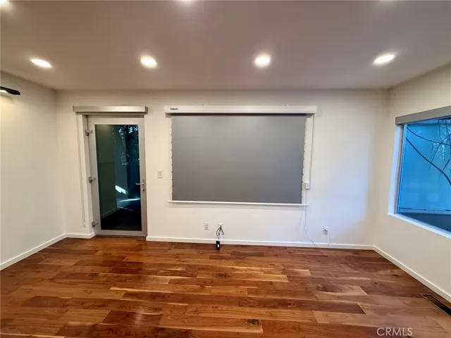 2302 Oakwood Avenue, Venice, California 90291