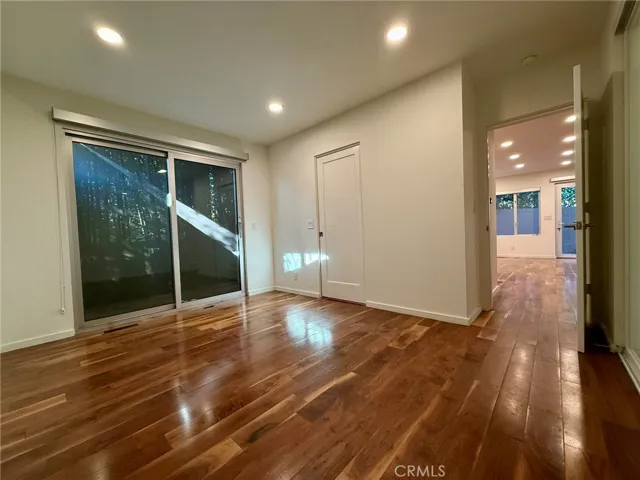 2302 Oakwood Avenue, Venice, California 90291