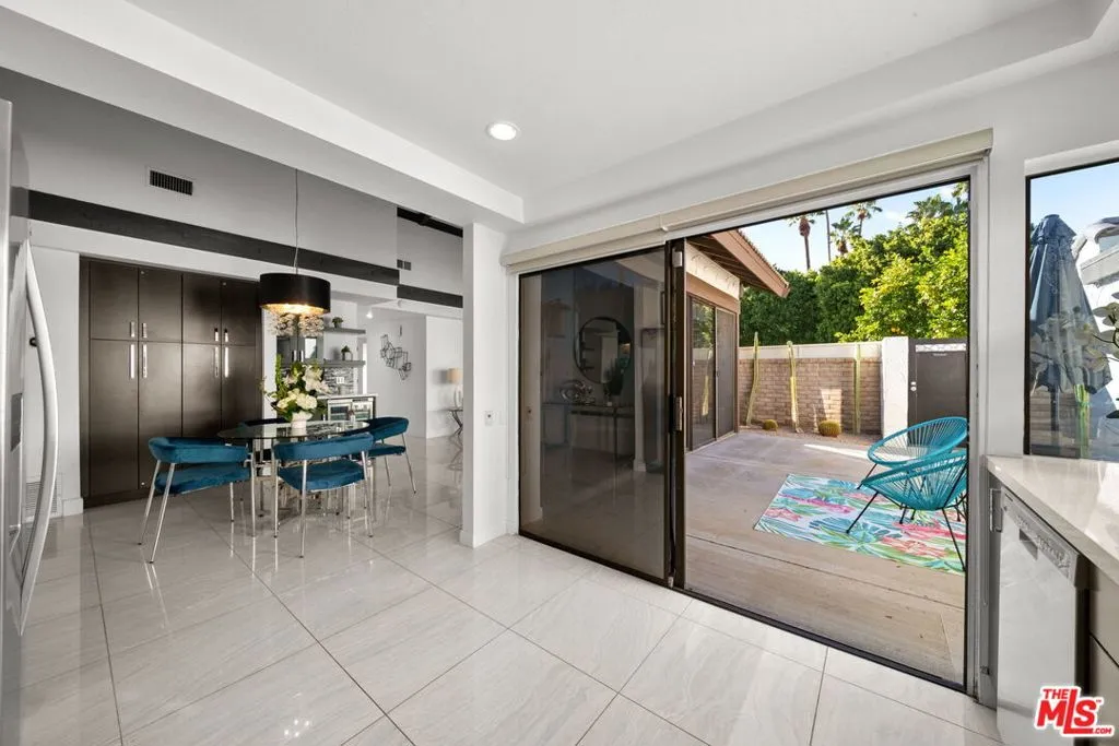 2480 S Linden Way F, Palm Springs, California 92264 home-pic-18