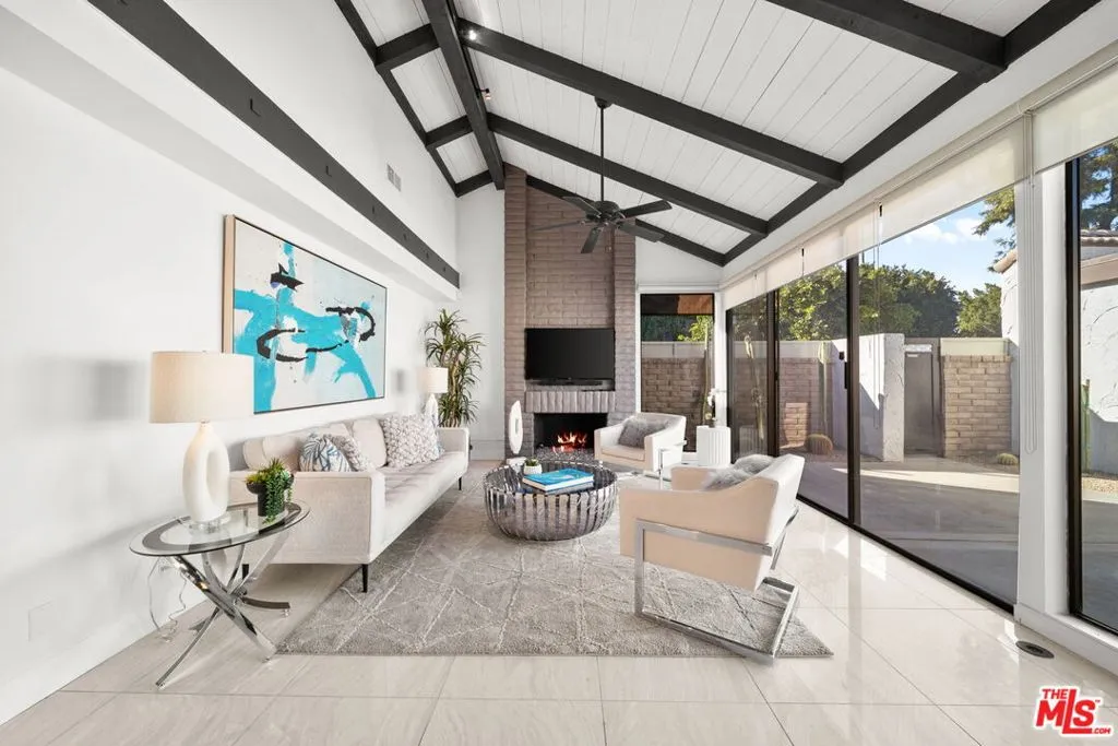 2480 S Linden Way F, Palm Springs, California 92264 home-pic-3