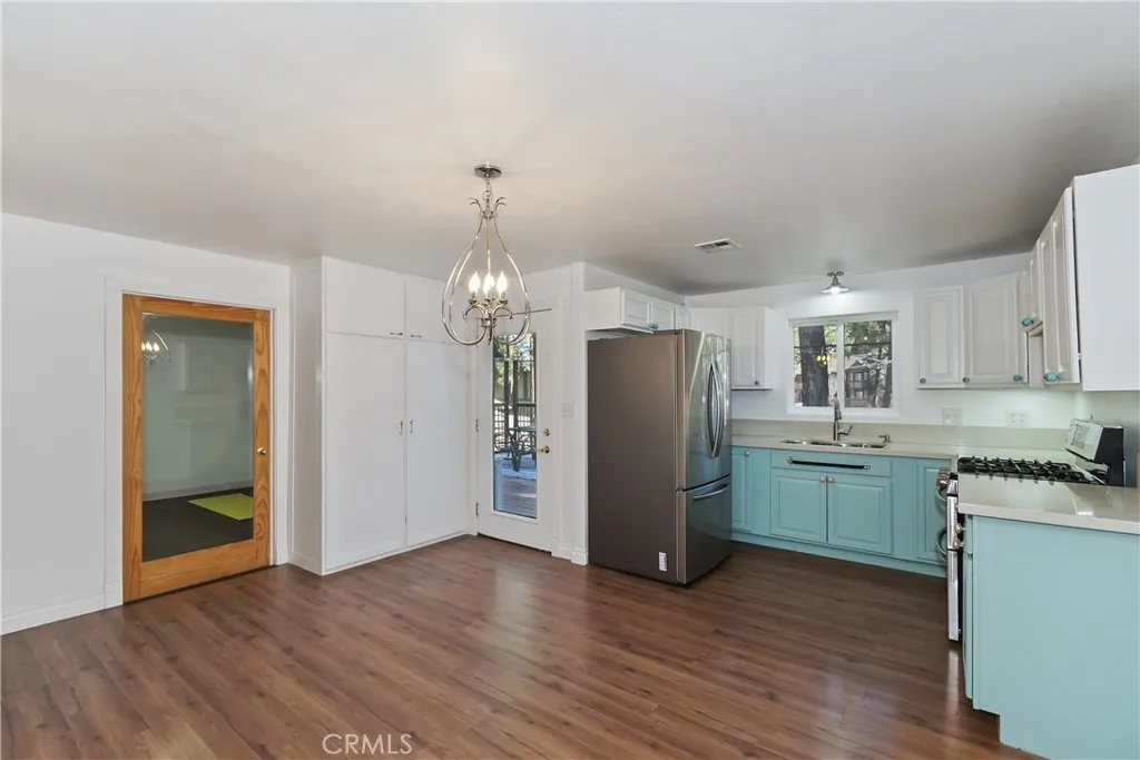 565 Golden West, Big Bear Lake, California 92315 home-pic-16