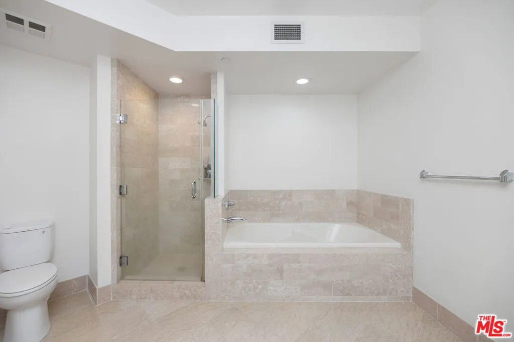 13600 Marina Pointe Drive 602, Marina Del Rey, California 90292 home-pic-11