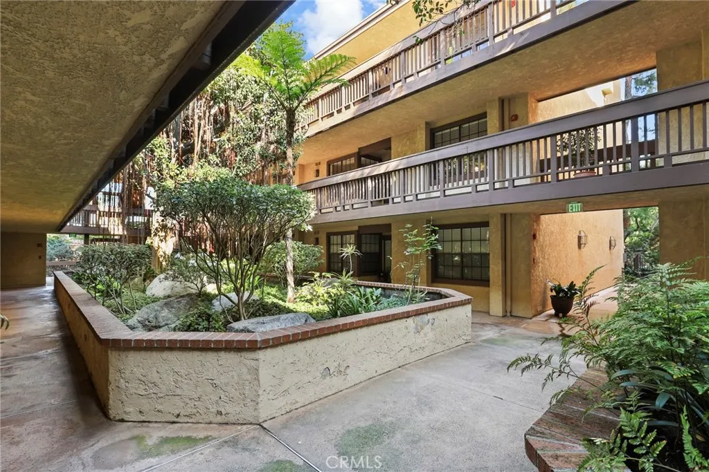 1655 Clark Avenue 331, Long Beach, California 90815 home-pic-32