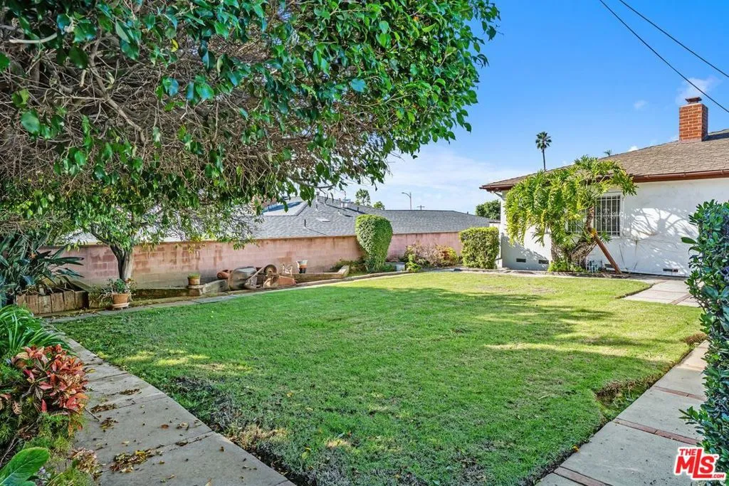 5804 S Sherbourne Drive, Los Angeles, California 90056 home-pic-32