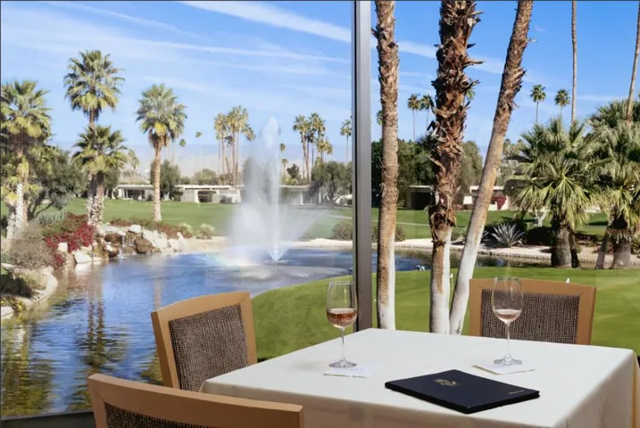 clubhouse dining with view