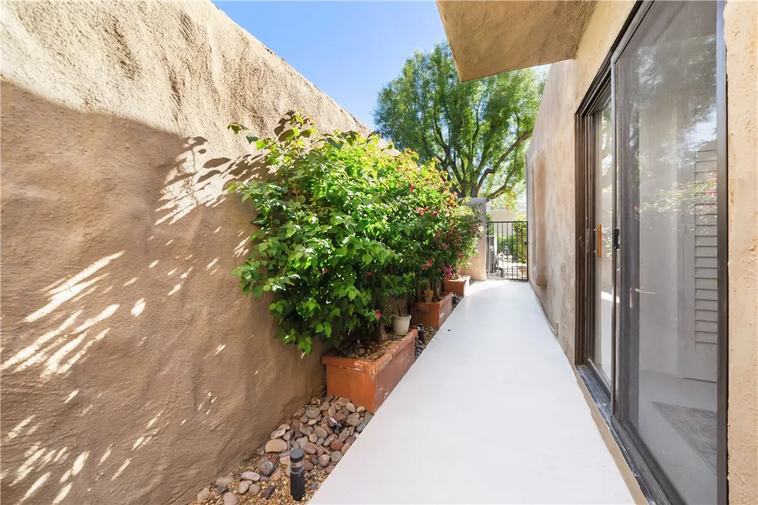 4891 N Winners Circle D, Palm Springs, California 92264 home-pic-29