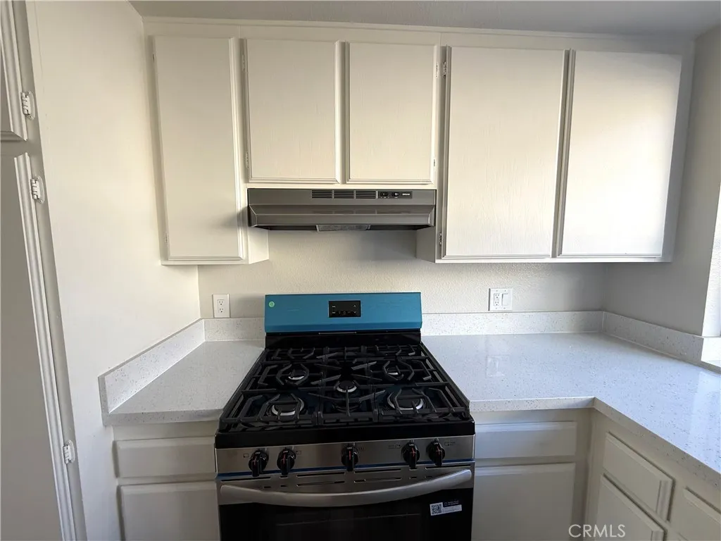 2421 Hawthorn, Escondido, California 92027 home-pic-14