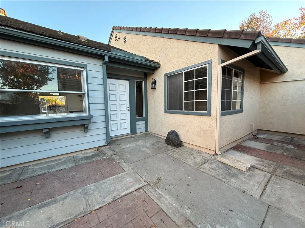 2421 Hawthorn, Escondido, California 92027 home-pic-1