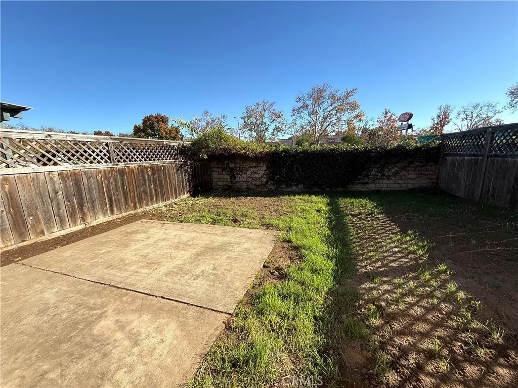 2421 Hawthorn, Escondido, California 92027 home-pic-20