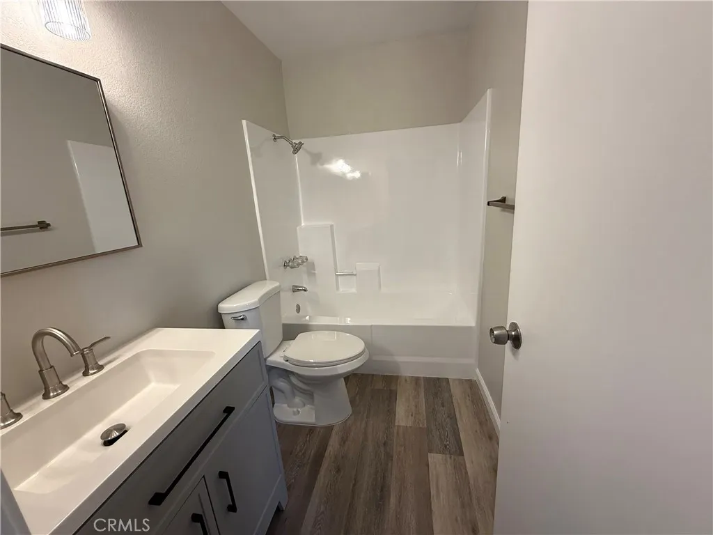 2421 Hawthorn, Escondido, California 92027 home-pic-9