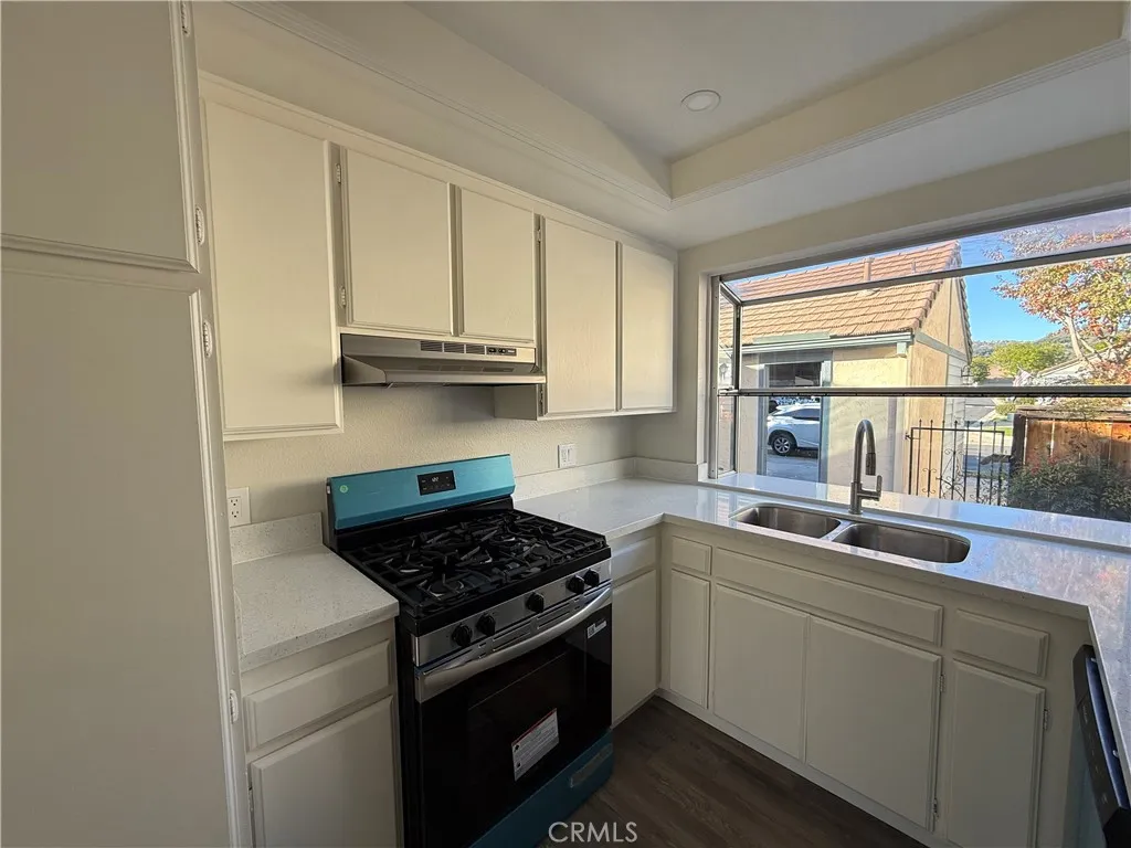 2421 Hawthorn, Escondido, California 92027 home-pic-15