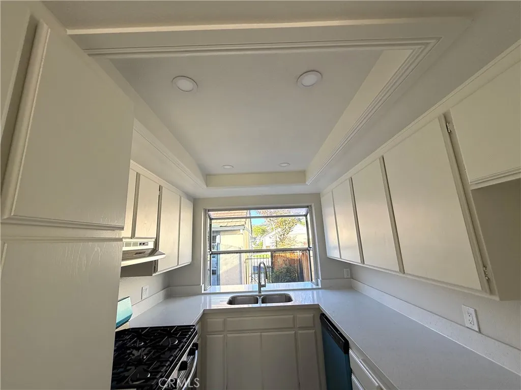 2421 Hawthorn, Escondido, California 92027 home-pic-16