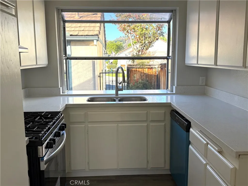 2421 Hawthorn, Escondido, California 92027 home-pic-19
