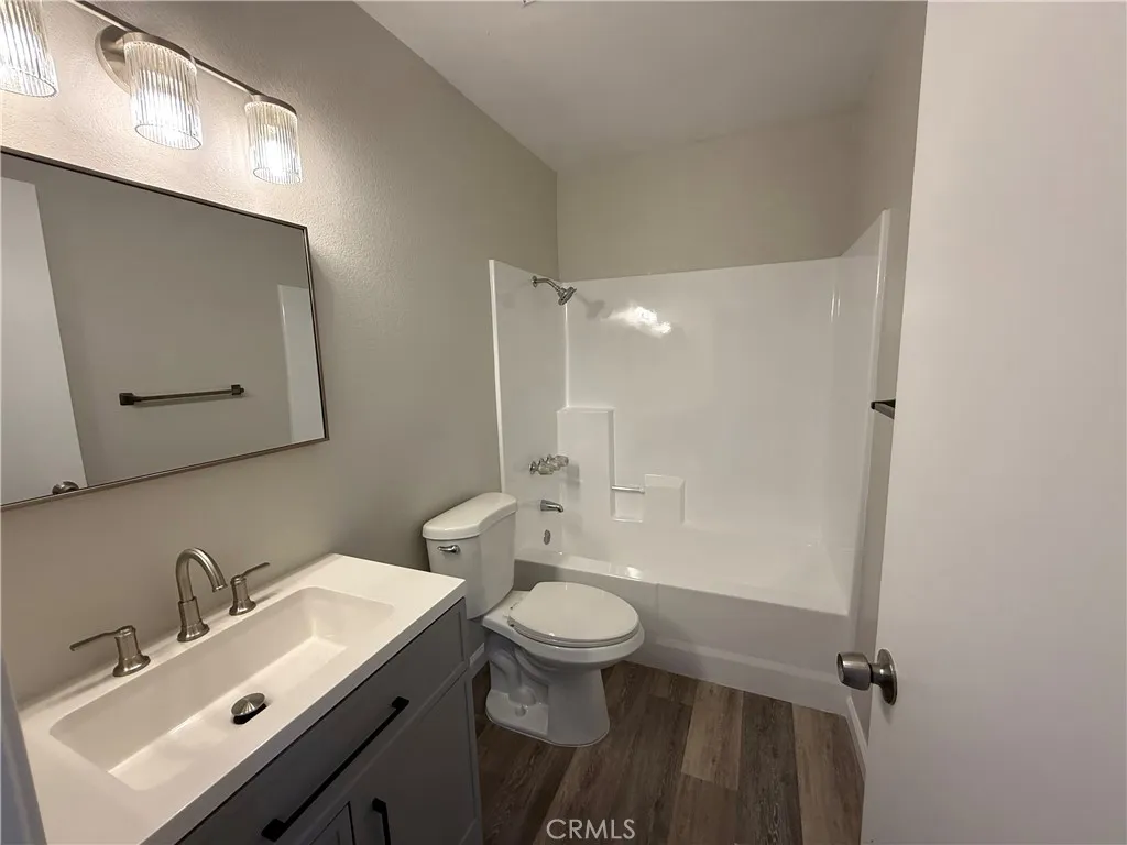 2421 Hawthorn, Escondido, California 92027 home-pic-10