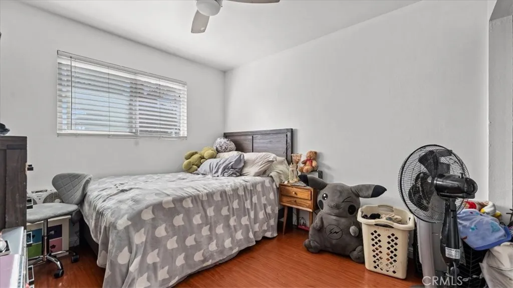 17547 Granada, Fontana, California 92335 home-pic-12