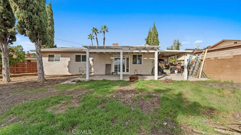 17547 Granada, Fontana, California 92335 home-pic-22
