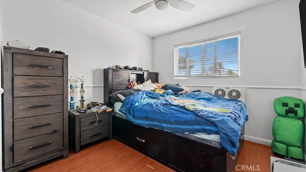 17547 Granada, Fontana, California 92335 home-pic-13