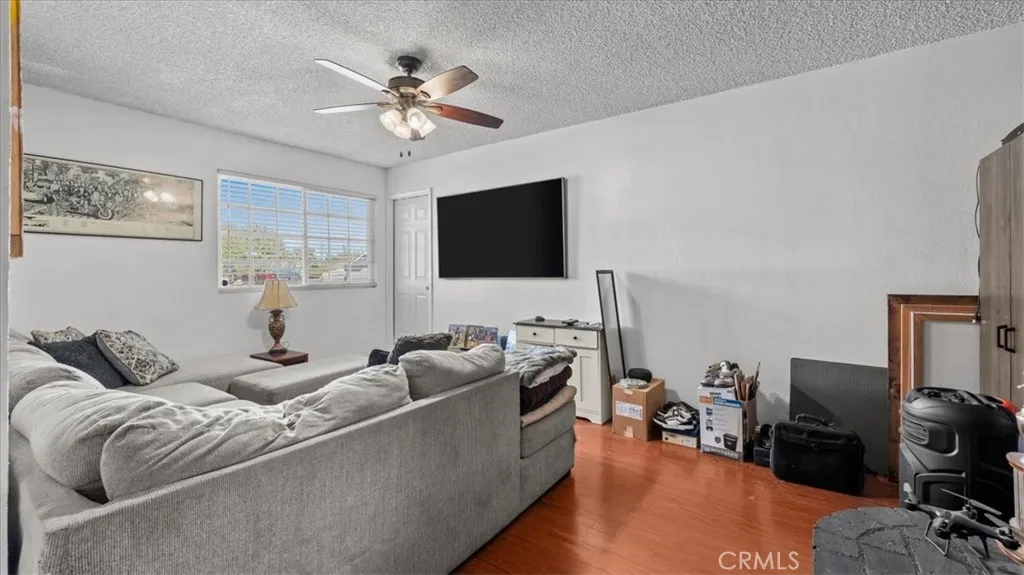 17547 Granada, Fontana, California 92335 home-pic-9