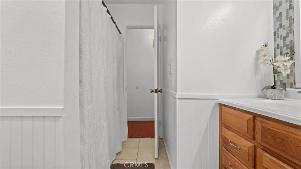 17547 Granada, Fontana, California 92335 home-pic-15